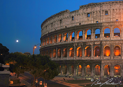 FullMoonRisingColosseum5601