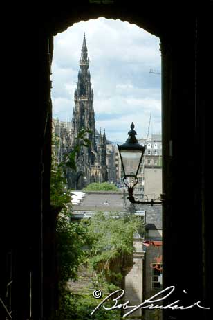 SirWalterScott_Memorial