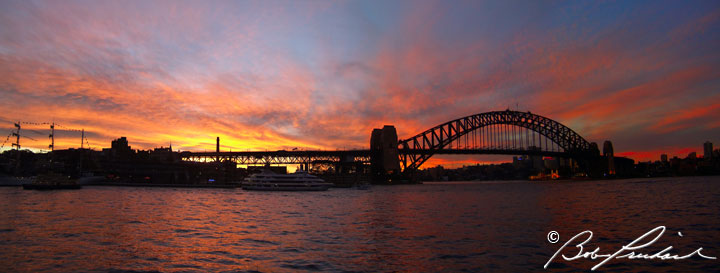 SydneyBridgeSunsetPano770