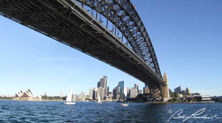 UnderBridgeOperaHouseAU728