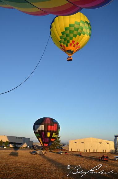 4585 Liftoff Balloons Rising
