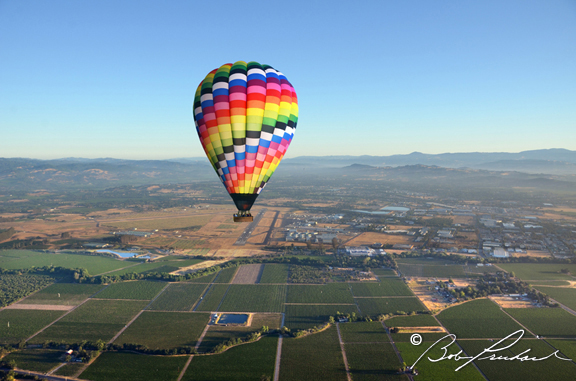4629BalloonTakeoffOverAirport