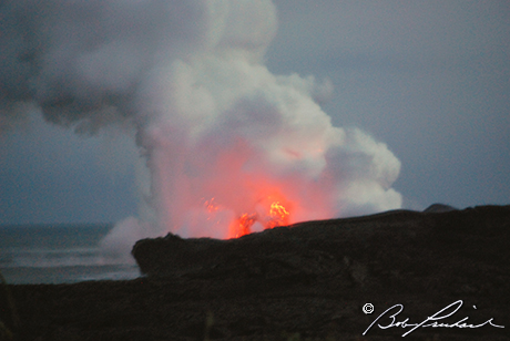 Hawaii_LavaBlastAtDusk107