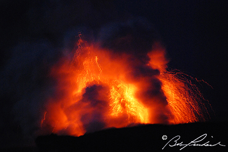 Hawaii_NightLavaAndSmoke131